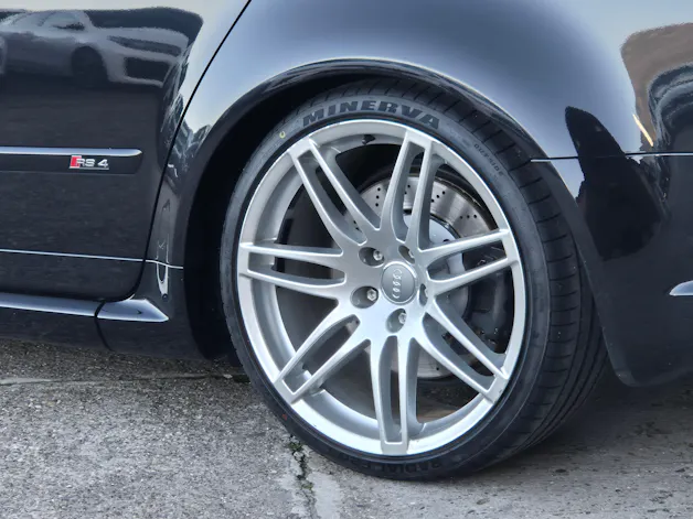 Audi RS4 Avant 4.2 V8 quattro