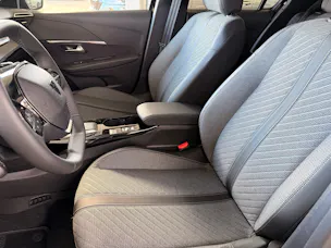 Peugeot 208 1.2 MHEV 145 GT