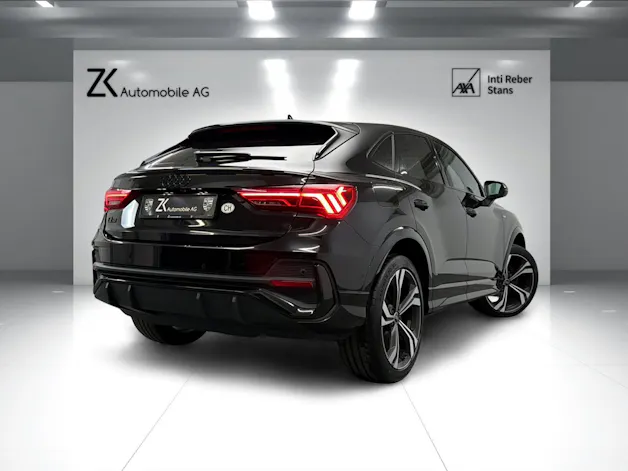 Audi Q3 Sportback 35 TFSI S Line Midnight Black Attraction S-tronic / 360° Kamera / Panoramadach / SONOS Sound / Komfortschlüssel /