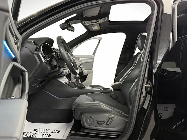 Audi Q3 Sportback 35 TFSI S Line Midnight Black Attraction S-tronic / 360° Kamera / Panoramadach / SONOS Sound / Komfortschlüssel /