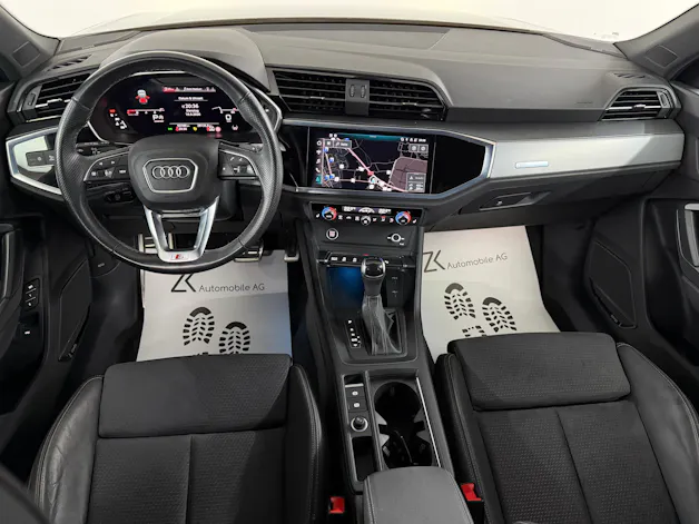 Audi Q3 Sportback 35 TFSI S Line Midnight Black Attraction S-tronic / 360° Kamera / Panoramadach / SONOS Sound / Komfortschlüssel /