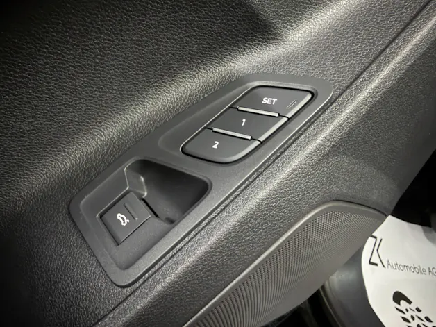 Audi Q3 Sportback 35 TFSI S Line Midnight Black Attraction S-tronic / 360° Kamera / Panoramadach / SONOS Sound / Komfortschlüssel /