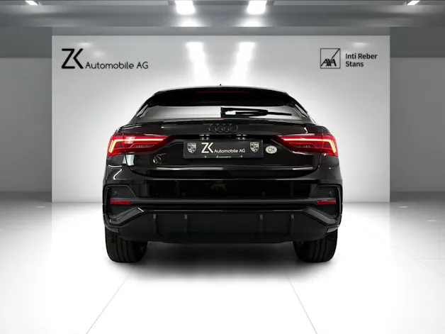 Audi Q3 Sportback 35 TFSI S Line Midnight Black Attraction S-tronic / 360° Kamera / Panoramadach / SONOS Sound / Komfortschlüssel /