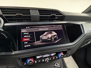 Audi Q3 Sportback 35 TFSI S Line Midnight Black Attraction S-tronic / 360° Kamera / Panoramadach / SONOS Sound / Komfortschlüssel /