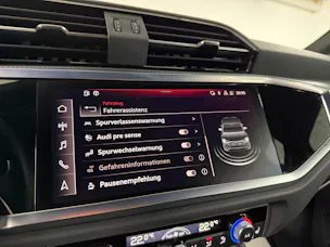 Audi Q3 Sportback 35 TFSI S Line Midnight Black Attraction S-tronic / 360° Kamera / Panoramadach / SONOS Sound / Komfortschlüssel /