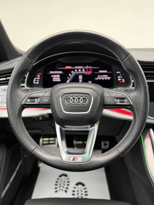 Audi Q8 55 TFSI S-Line 340PS quattro Pure White tiptronic / Panoramadach / 360° Kamera / B&O Sound / Komfortschlüssel /