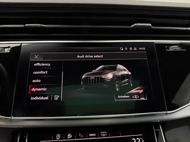 Audi Q8 55 TFSI S-Line 340PS quattro Pure White tiptronic / Panoramadach / 360° Kamera / B&O Sound / Komfortschlüssel /