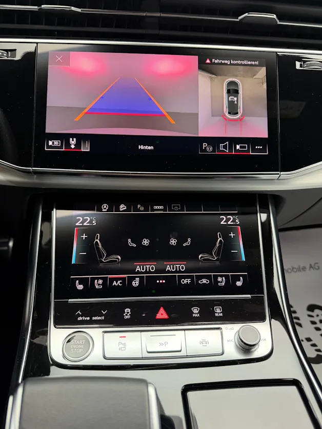 Audi Q8 55 TFSI S-Line 340PS quattro Pure White tiptronic / Panoramadach / 360° Kamera / B&O Sound / Komfortschlüssel /