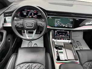Audi Q8 55 TFSI S-Line 340PS quattro Pure White tiptronic / Panoramadach / 360° Kamera / B&O Sound / Komfortschlüssel /