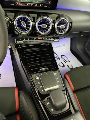 Mercedes-Benz A 45 S Performance 422PS Polarweiss AMG 4Matic+ Speedshift/ 360° Kamera / Panoramadach / Burmester / Head-Up / Night Paket /
