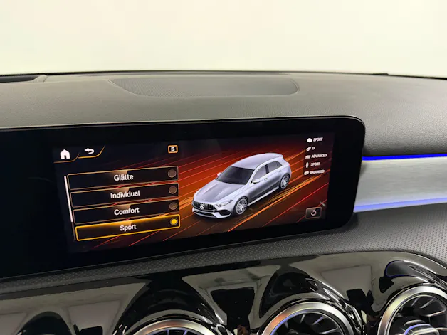 Mercedes-Benz A 45 S Performance 422PS Polarweiss AMG 4Matic+ Speedshift/ 360° Kamera / Panoramadach / Burmester / Head-Up / Night Paket /
