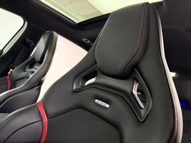 Mercedes-Benz A 45 S Performance 422PS Polarweiss AMG 4Matic+ Speedshift/ 360° Kamera / Panoramadach / Burmester / Head-Up / Night Paket /