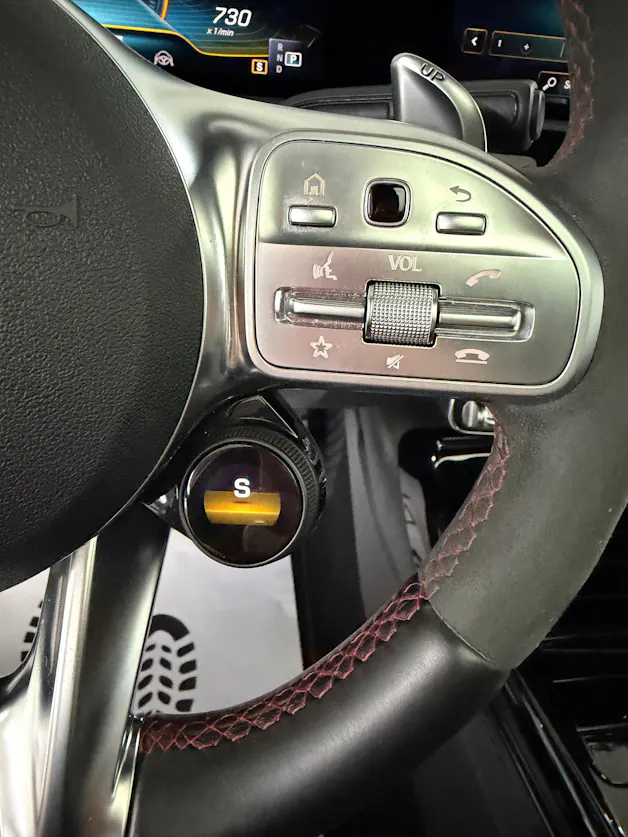 Mercedes-Benz A 45 S Performance 422PS Polarweiss AMG 4Matic+ Speedshift/ 360° Kamera / Panoramadach / Burmester / Head-Up / Night Paket /