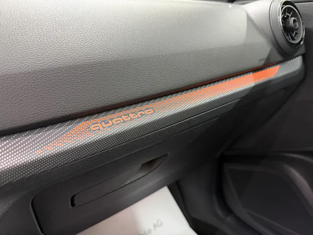 Audi Q2 2.0 TDI S-Line 190PS Edition # 1 (Quantum Grey) quattro S-tronic / RF-Kamera / Head-Up-Display / virtual cockpit /