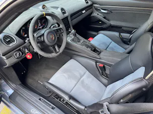 Porsche Cayman GT4 RS arktikgrau PDK [ Weissach-Paket ] [ Clubsport-Paket ] [ Liftsystem ] [ Rückfahrkamera ]