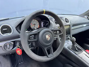 Porsche Cayman GT4 RS arktikgrau PDK [ Weissach-Paket ] [ Clubsport-Paket ] [ Liftsystem ] [ Rückfahrkamera ]