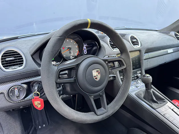 Porsche Cayman GT4 RS arktikgrau PDK [ Weissach-Paket ] [ Clubsport-Paket ] [ Liftsystem ] [ Rückfahrkamera ]