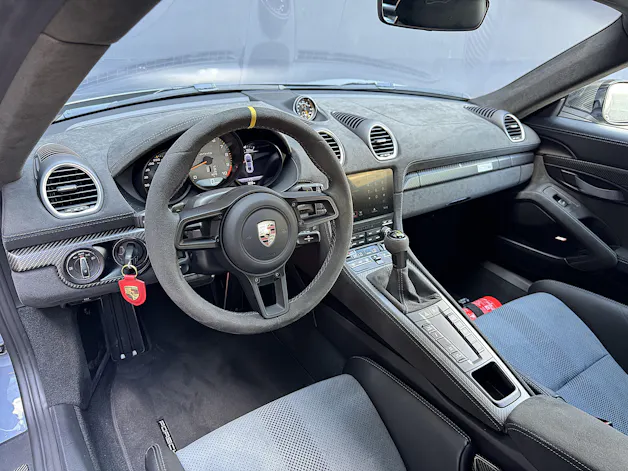 Porsche Cayman GT4 RS arktikgrau PDK [ Weissach-Paket ] [ Clubsport-Paket ] [ Liftsystem ] [ Rückfahrkamera ]