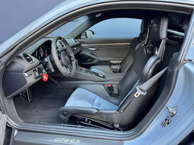 Porsche Cayman GT4 RS arktikgrau PDK [ Weissach-Paket ] [ Clubsport-Paket ] [ Liftsystem ] [ Rückfahrkamera ]