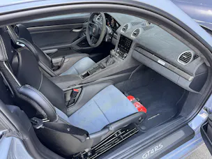 Porsche Cayman GT4 RS arktikgrau PDK [ Weissach-Paket ] [ Clubsport-Paket ] [ Liftsystem ] [ Rückfahrkamera ]