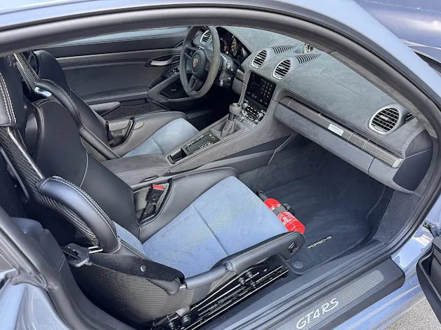 Porsche Cayman GT4 RS arktikgrau PDK [ Weissach-Paket ] [ Clubsport-Paket ] [ Liftsystem ] [ Rückfahrkamera ]