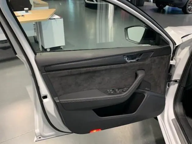 Škoda Superb 2.0 TDi SportL 4x4