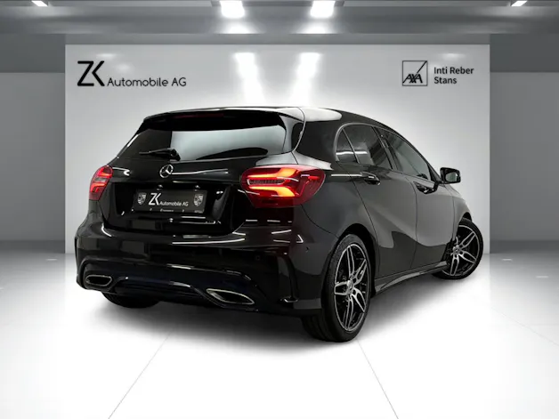Mercedes-Benz A 200 AMG Line Cosmos Black 7G-DCT / Panoramadach / RF-Kamera / Keyless Go / Ambiente Beleuchtung /