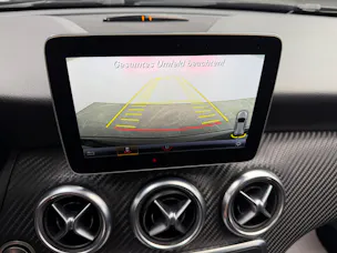 Mercedes-Benz A 200 AMG Line Cosmos Black 7G-DCT / Panoramadach / RF-Kamera / Keyless Go / Ambiente Beleuchtung /