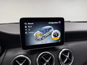 Mercedes-Benz A 200 AMG Line Cosmos Black 7G-DCT / Panoramadach / RF-Kamera / Keyless Go / Ambiente Beleuchtung /