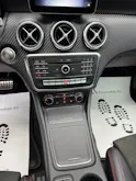 Mercedes-Benz A 200 AMG Line Cosmos Black 7G-DCT / Panoramadach / RF-Kamera / Keyless Go / Ambiente Beleuchtung /