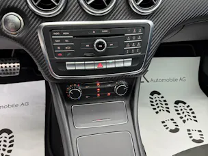 Mercedes-Benz A 200 AMG Line Cosmos Black 7G-DCT / Panoramadach / RF-Kamera / Keyless Go / Ambiente Beleuchtung /