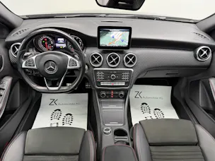 Mercedes-Benz A 200 AMG Line Cosmos Black 7G-DCT / Panoramadach / RF-Kamera / Keyless Go / Ambiente Beleuchtung /