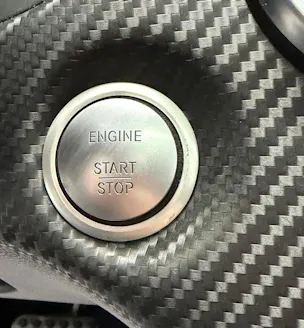 Mercedes-Benz A 200 AMG Line Cosmos Black 7G-DCT / Panoramadach / RF-Kamera / Keyless Go / Ambiente Beleuchtung /