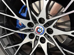BMW M340i xDrive 374PS BLACK SAPPHIRE 48V Steptronic / 360° Kamera / Komfortzugang / H&K Soundsystem / Leder /