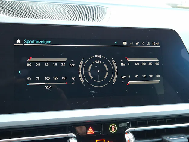 BMW 330e x DriveTouring Steptronic