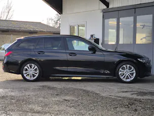 BMW 330e x DriveTouring Steptronic