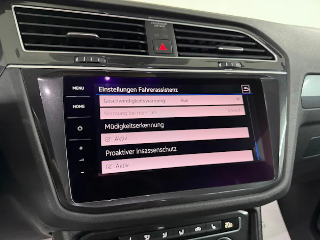 VW Tiguan 2.0TSI High. R-Line 230PS Deep Black 4Motion DSG / 360° Cam / Head-Up-Display / Keyless / Dynamiklenkung / 20J Suzuka /