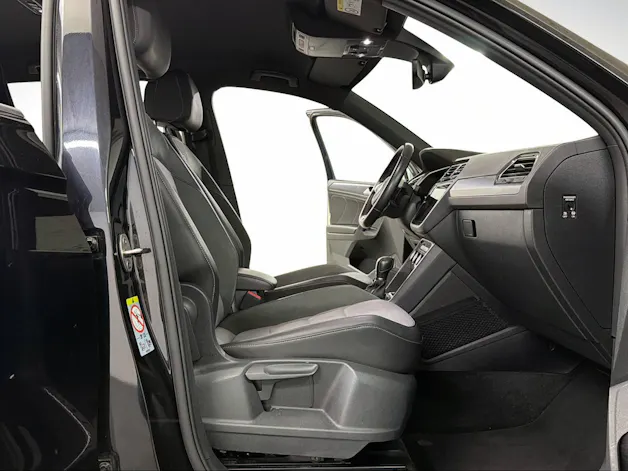 VW Tiguan 2.0TSI High. R-Line 230PS Deep Black 4Motion DSG / 360° Cam / Head-Up-Display / Keyless / Dynamiklenkung / 20J Suzuka /