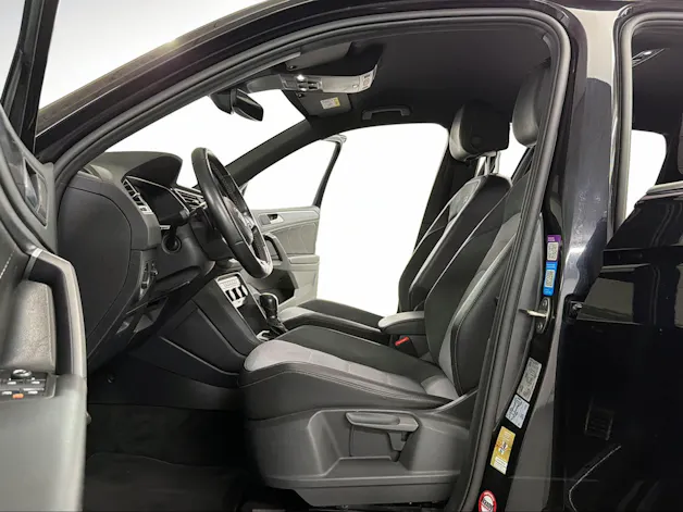 VW Tiguan 2.0TSI High. R-Line 230PS Deep Black 4Motion DSG / 360° Cam / Head-Up-Display / Keyless / Dynamiklenkung / 20J Suzuka /