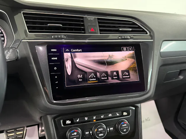 VW Tiguan 2.0TSI High. R-Line 230PS Deep Black 4Motion DSG / 360° Cam / Head-Up-Display / Keyless / Dynamiklenkung / 20J Suzuka /