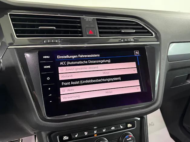 VW Tiguan 2.0TSI High. R-Line 230PS Deep Black 4Motion DSG / 360° Cam / Head-Up-Display / Keyless / Dynamiklenkung / 20J Suzuka /