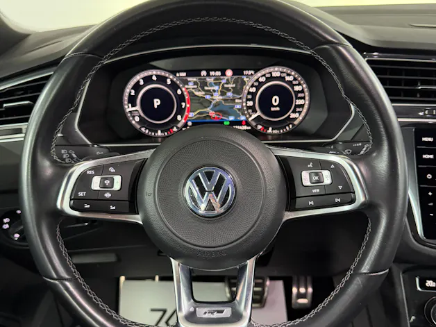 VW Tiguan 2.0TSI High. R-Line 230PS Deep Black 4Motion DSG / 360° Cam / Head-Up-Display / Keyless / Dynamiklenkung / 20J Suzuka /
