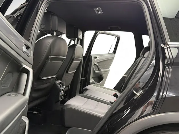 VW Tiguan 2.0TSI High. R-Line 230PS Deep Black 4Motion DSG / 360° Cam / Head-Up-Display / Keyless / Dynamiklenkung / 20J Suzuka /