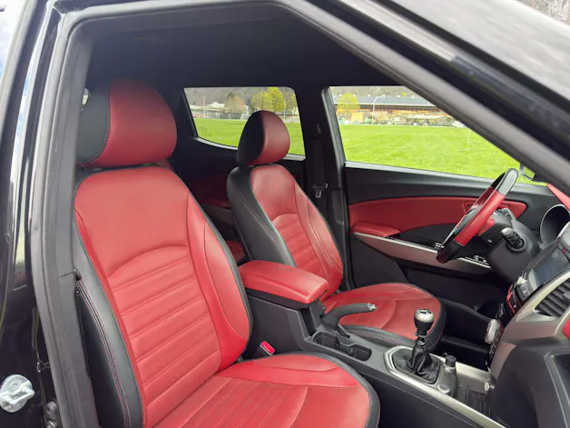 KGM -SsangYong Tivoli 1.6 e-XDi Red Rebel 4WD