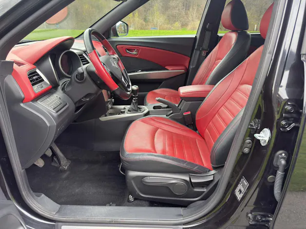 KGM -SsangYong Tivoli 1.6 e-XDi Red Rebel 4WD