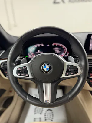 BMW 540d xDrive M-Sport 320PS Touring Steptronic | H&K Soundsystem | Leder | Komfortzugang | Head-Up-Display | RF-Kamara |