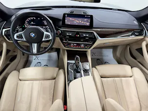 BMW 540d xDrive M-Sport 320PS Touring Steptronic | H&K Soundsystem | Leder | Komfortzugang | Head-Up-Display | RF-Kamara |