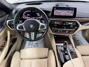 BMW 540d xDrive M-Sport 320PS Touring Steptronic | H&K Soundsystem | Leder | Komfortzugang | Head-Up-Display | RF-Kamara |