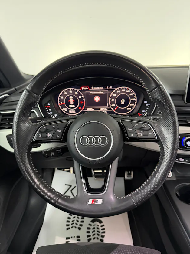 Audi A4 Avant 2.0 TFSI Sport S-Line 252PS Mythos Black quattro S-tronic