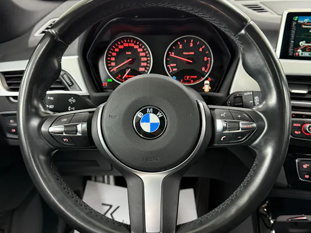 BMW X1 xDrive 25d M Sport 231PS Steptronic ★ Panoramadach ★ RF-Kamera ★ Head-Up-Display ★ Komfortzugang ★